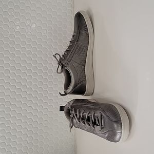 Easy Spirit tennis shoes (pewter, 7.5)